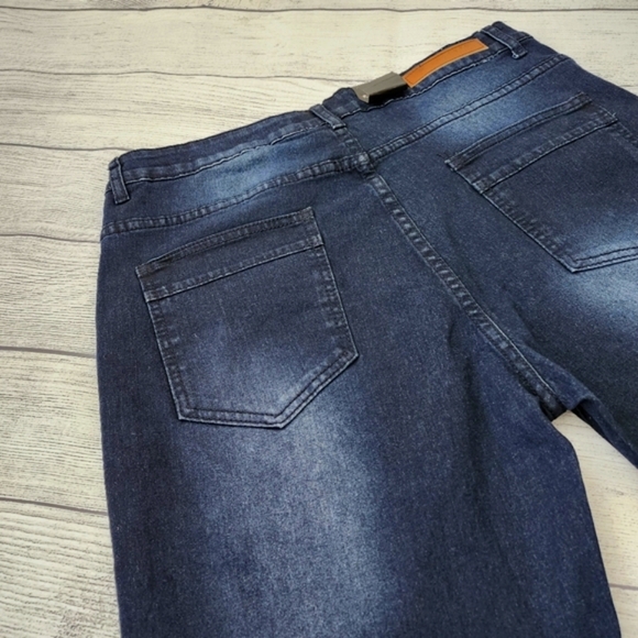 Men's Distressed Denim Shorts - Dark Blue Size 34 and 36 Available - Picture 11 of 11